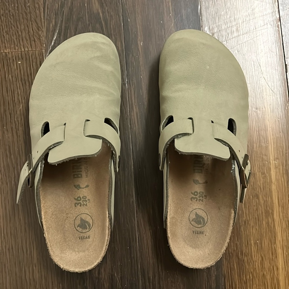 Birkenstock Vegan Boston Clogs size 36